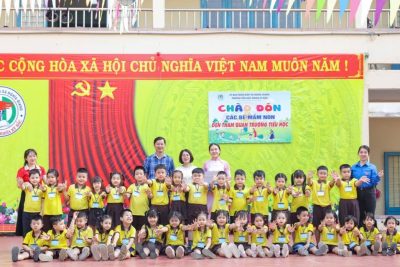 CHÀO ĐÓN CÁC EM MẪU GIÁO ĐẾN THĂM TRƯỜNG TIỂU HỌC
