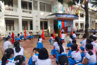 Chủ điểm tháng 10: “THI ĐUA CHÀO MỪNG NGÀY PHỤ NỮ VIỆT NAM 20-10”